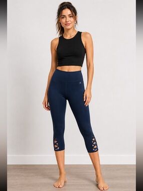 Danskin High-Rise Cropped Leggings with Crisscross Detail — Size M